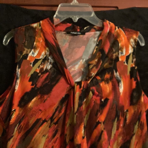 Relativity Tank top - Picture 2 of 7